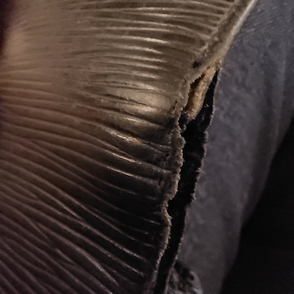 Louis Vuitton Black Epi Leather Wallet Very Good Preloved Condition - Picture 10 of 11